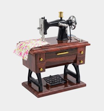 Vintage Treadle Sewing Machine Music Box – Retro Clockwork Musical Showpiece for Home Decor